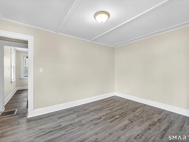 128-130 Sisson St #2 — Photo 6