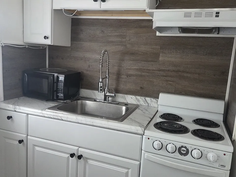 206 Spruce St E #1