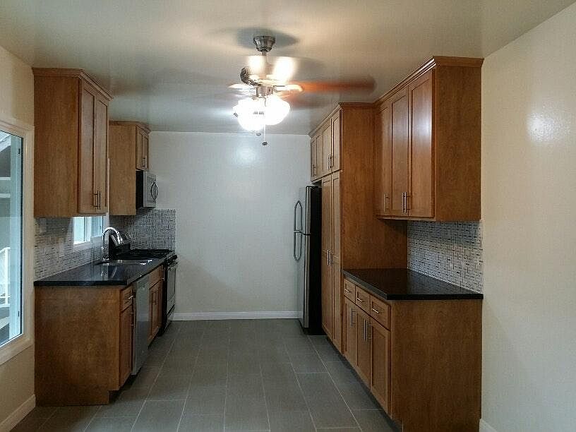 2nd image of 3914 Lenawee Ave APT 6