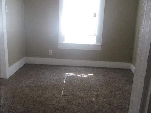 4th image of 610 Poplar St