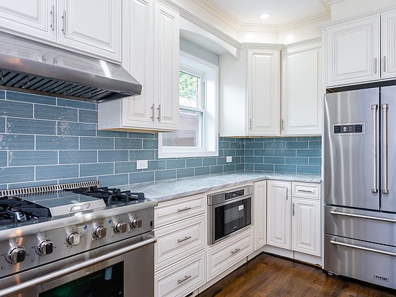 4th image of 5224 N Oak Park Ave