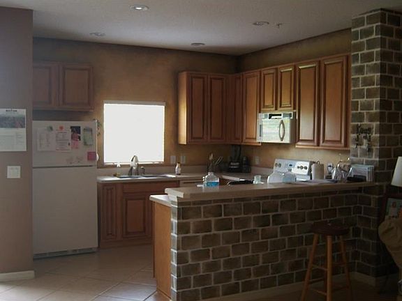 3rd image of 484 Scarlatti Ct