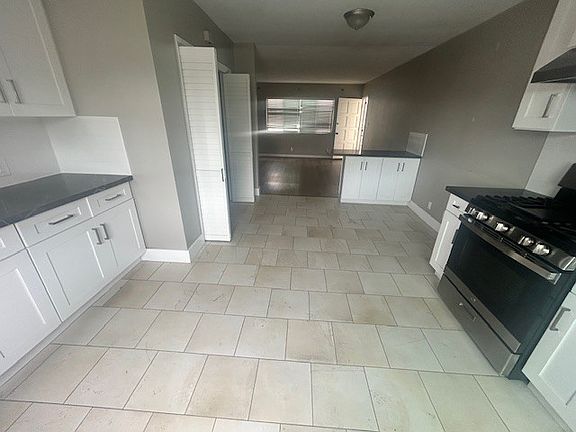 4th image of 623 W 22nd St #3
