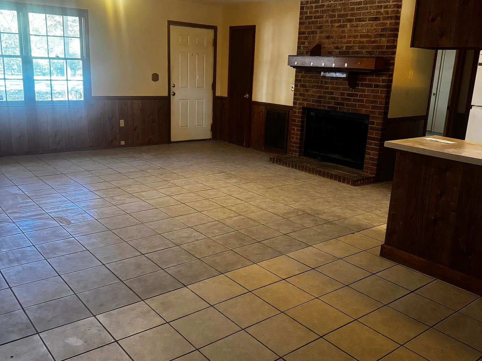 2 bed, 1072 sqft, $1,225 — Photo 3