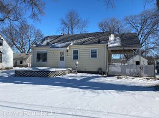 820 Adrian St, Waterloo, IA 50703