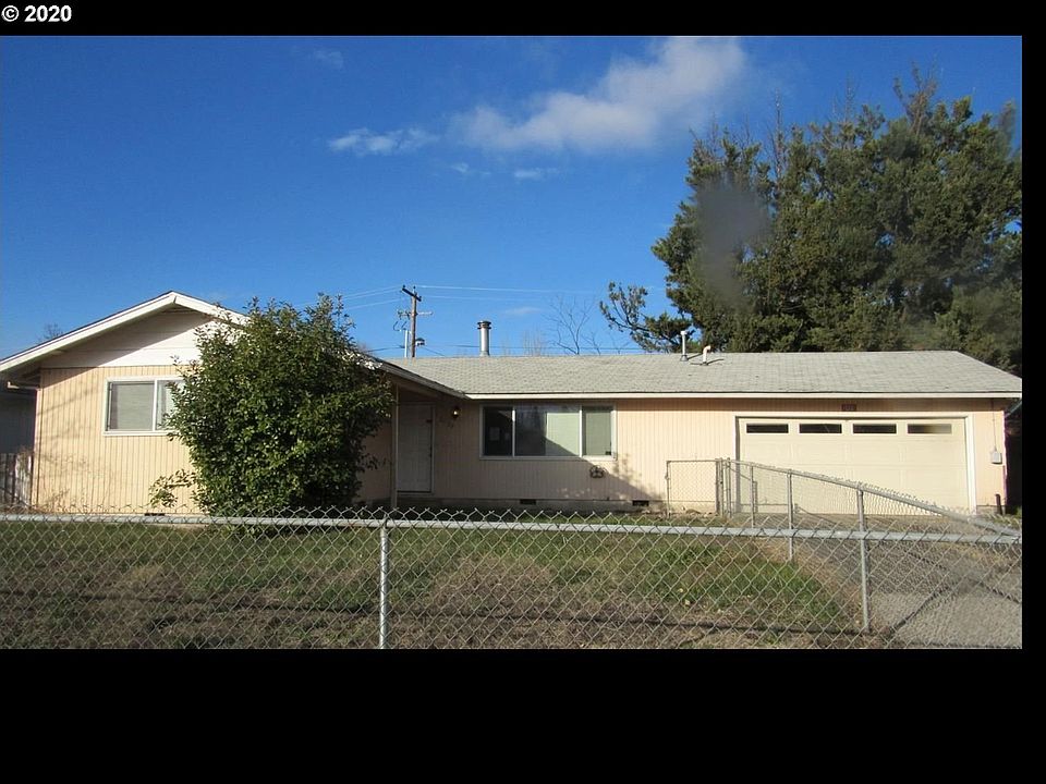 2nd image of 2529 Carr St