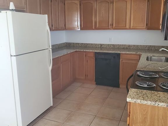 4th image of 3105 Winchester Dr