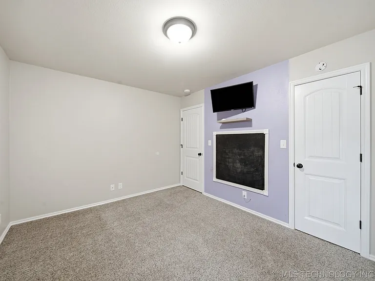 13328 S 21st Pl — Photo 17