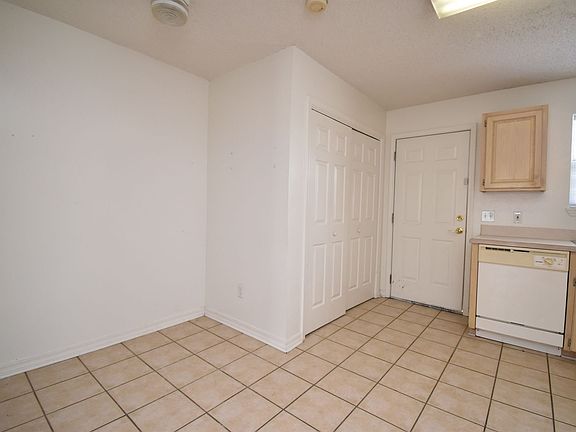 5th image of 207 N Homer St #9