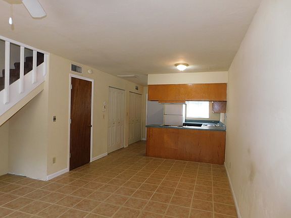 3rd image of 5320 NW 20th Ct APT D