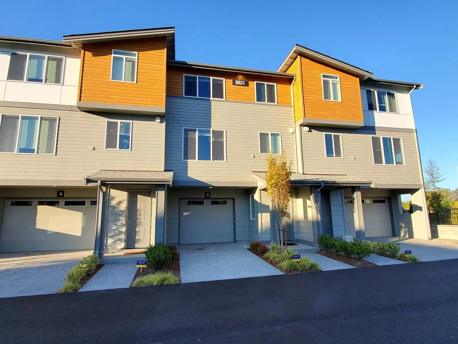 2 bed, 1422 sqft, $3,000 — Photo 1