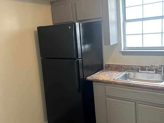 5th image of 2900 Lafayette Blvd APT 2