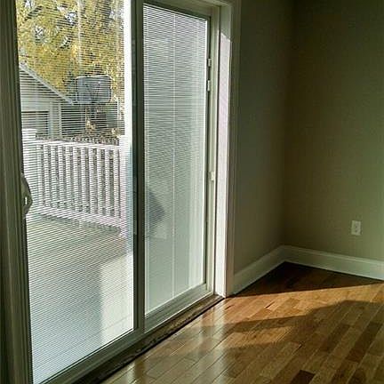 4th image of 327 Malverne Dr