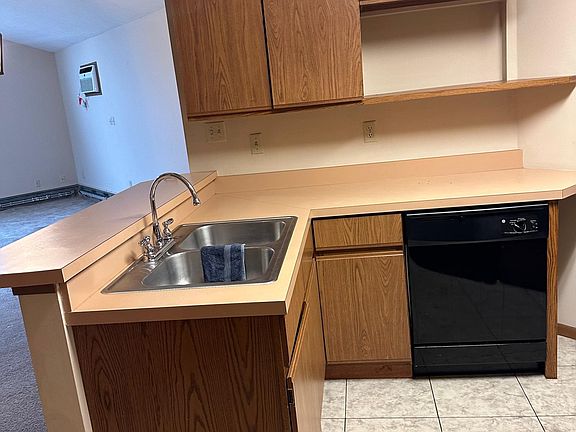 4th image of 7500 Huntington Dr #6