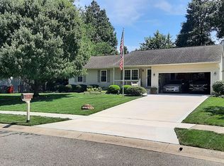 211 Bent Tree Ln, Pataskala, OH 43062