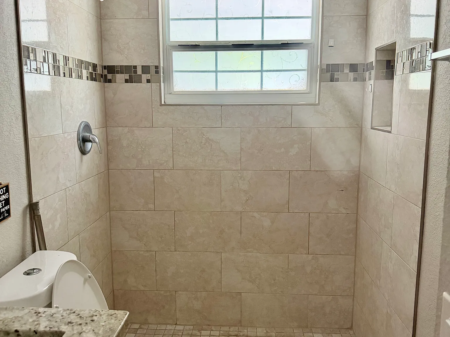 2 bed, 635 sqft, $1,950 — Photo 2