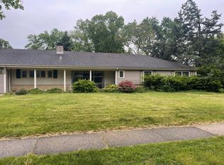 340 Parkway Dr, Wheaton, IL