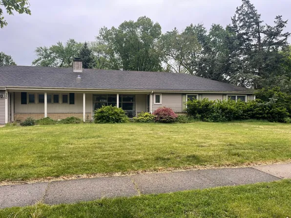 340 Parkway Dr, Wheaton, IL 60187