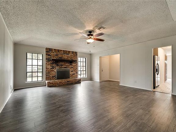 4th image of 3005 Woodbridge Dr