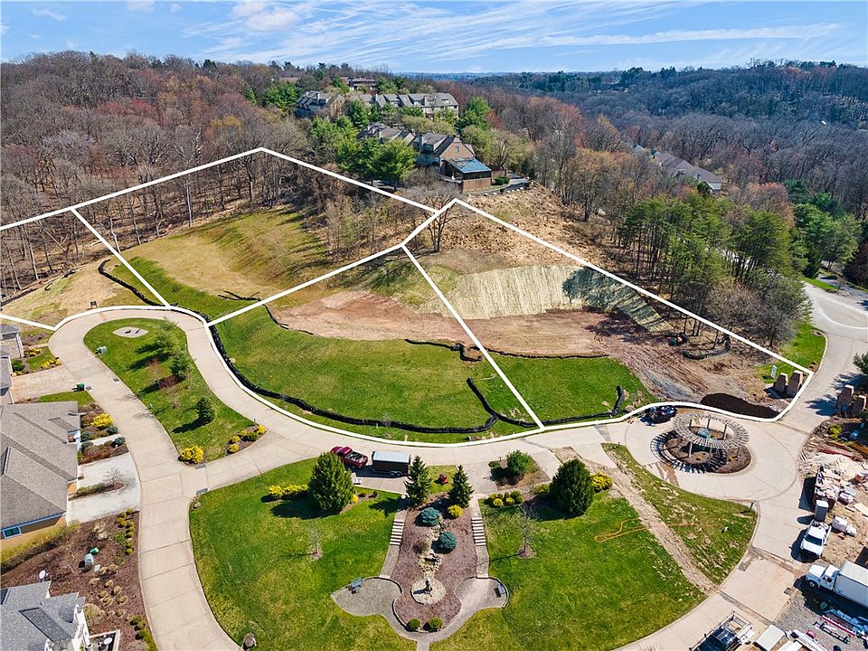 2nd image of 711 The Gardens Dr