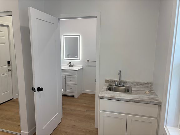 4th image of 274 Cliff Dr APT 7