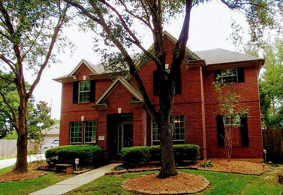 1st image of 203 Heathbrook Ln