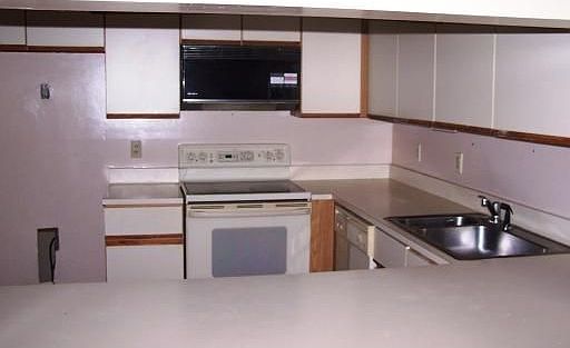 2nd image of 305 Freedom Ct
