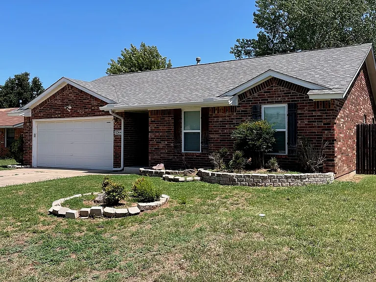 11364 Walters Ave — Photo 3