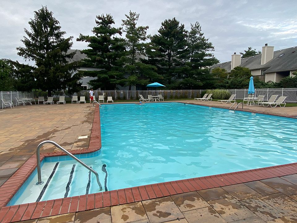 1st image of 1011 Aspen Dr #1011