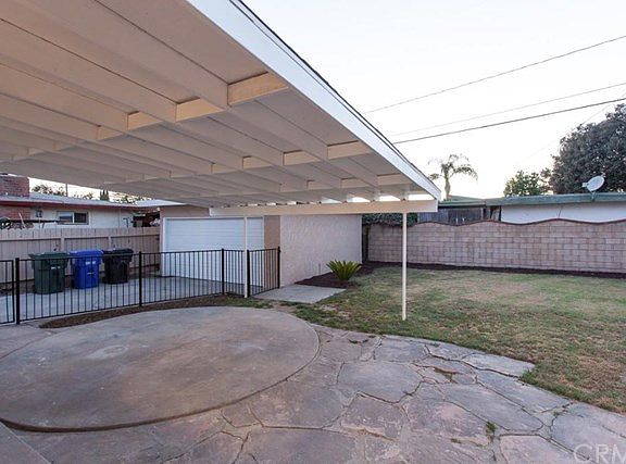 4th image of 10003 Parkinson Ave