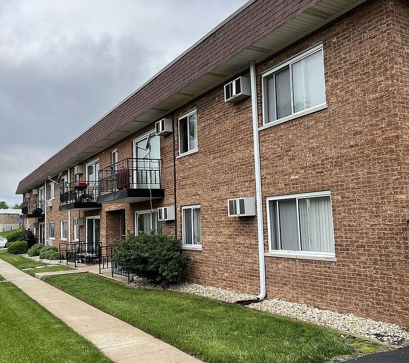 2nd image of 943 Olive Rd APT 5