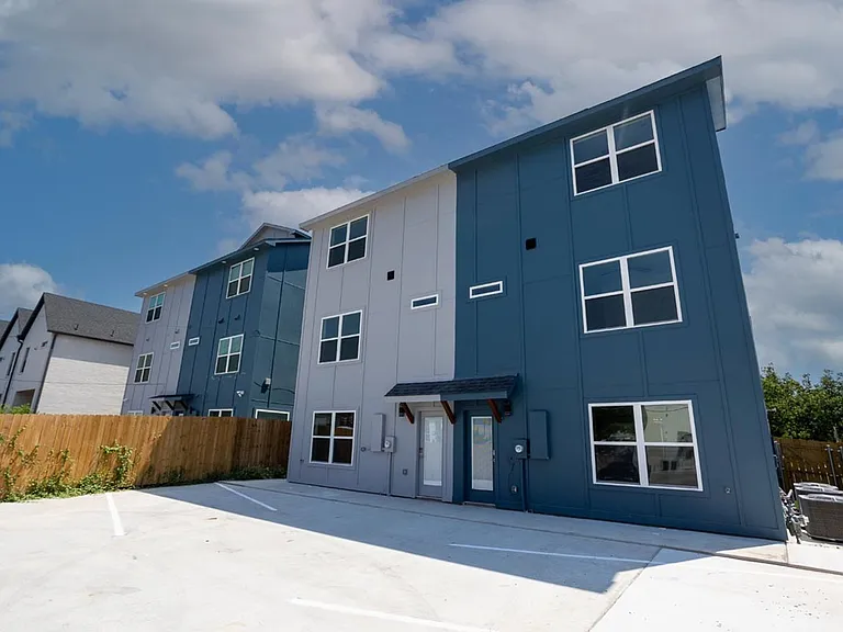 3226 Forest Park Blvd — Photo 9