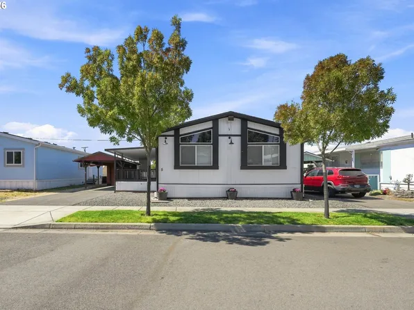 5 Manor Loop, Roseburg, OR 97471