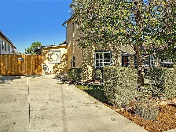 3rd image of 460 Vista Park Hill Ct