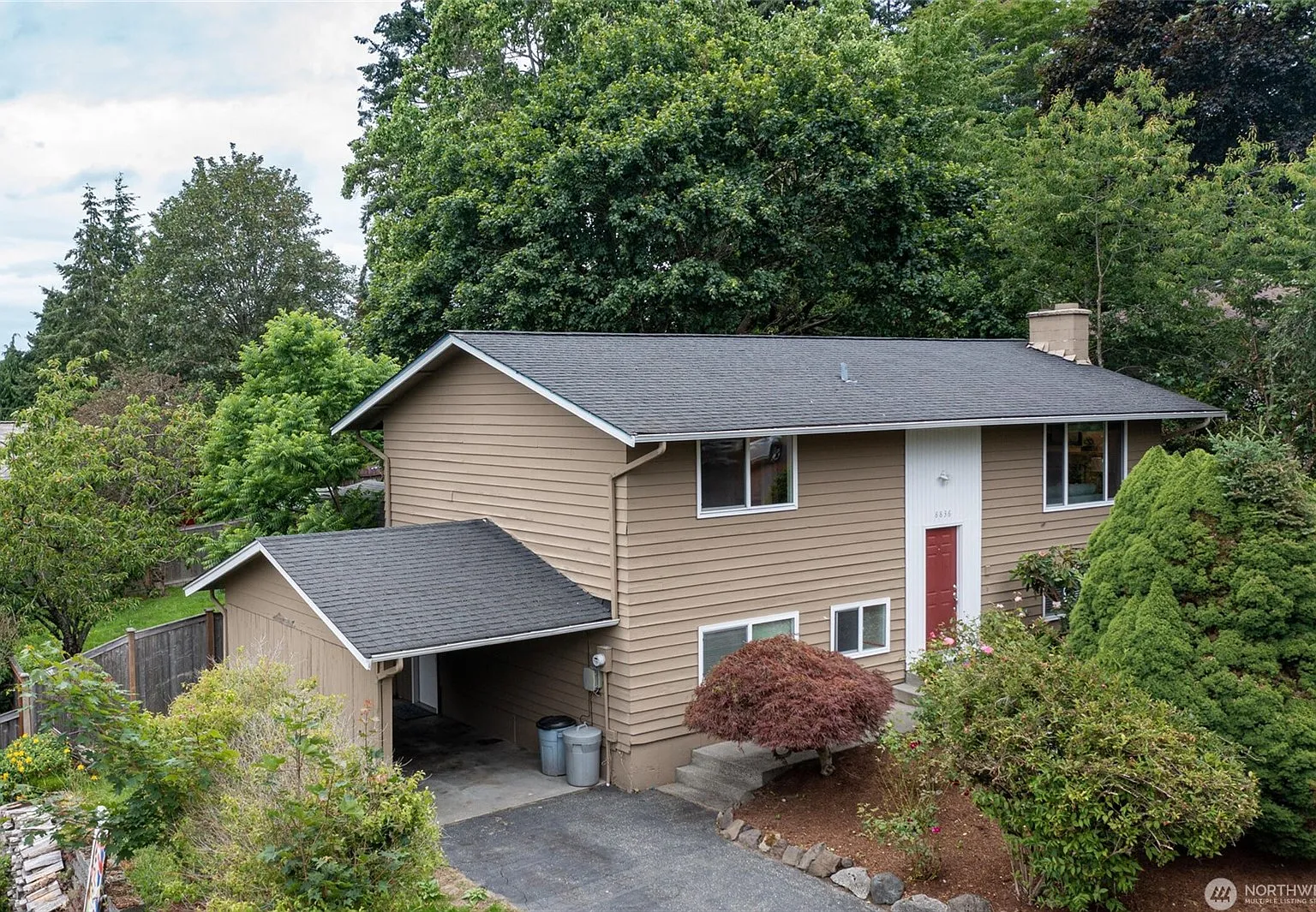 4 bed, 1940 sqft, $3,695 — Photo 1