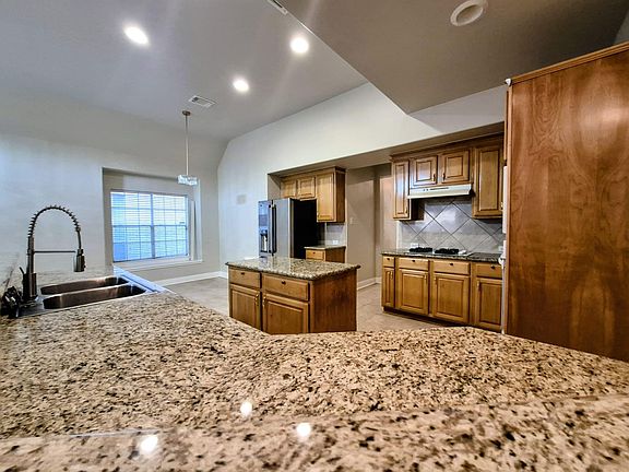 5th image of 1746 Lakeside Enclave Dr