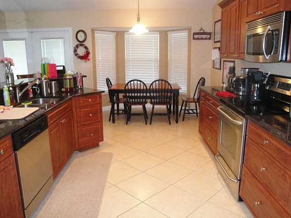 4th image of 941 SW Kappa Ave
