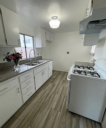 2nd image of 1133 Magnolia St