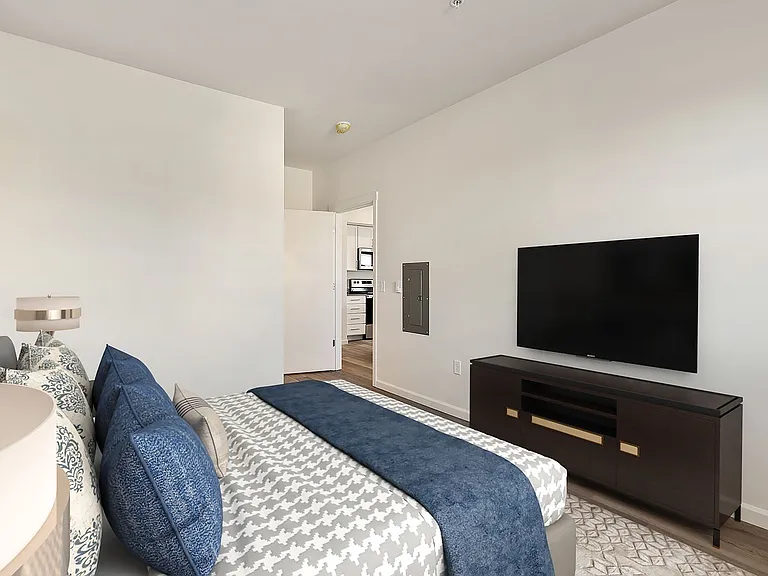 Pacific Valley Apartments — Photo 39