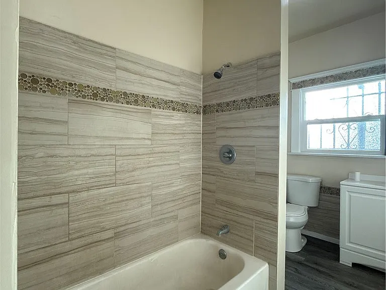 240 W 54th St — Photo 5