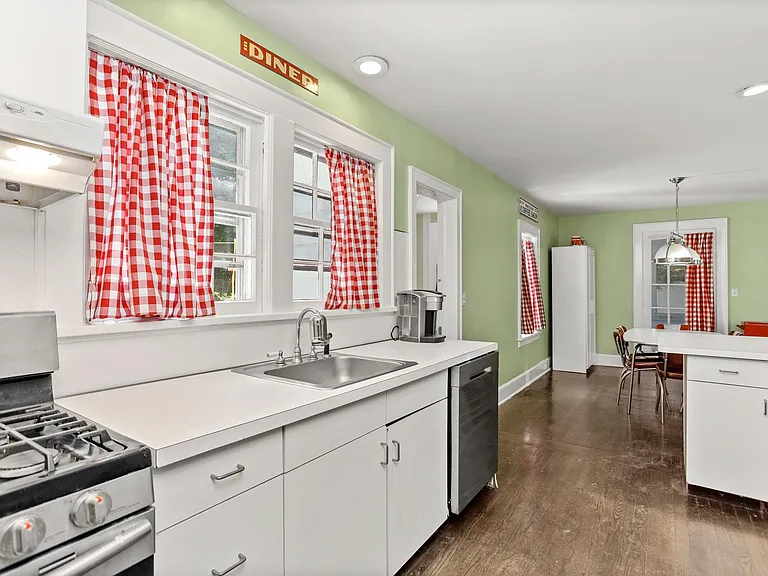 61 Hillandale Rd — Photo 12