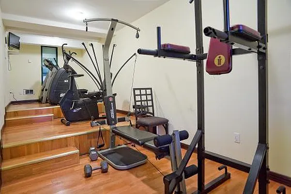 Sold by Metro Net Realty | media 23