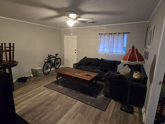 4th image of 202 Hillside Dr #A