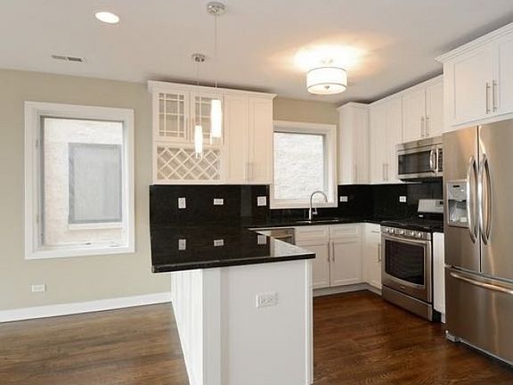 3rd image of 1500 W Grand Ave APT 3W