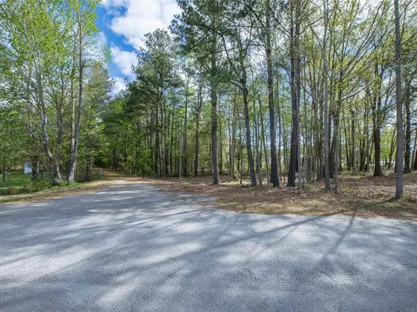 25 Brewers Neck Blvd, Carrollton, VA 23314