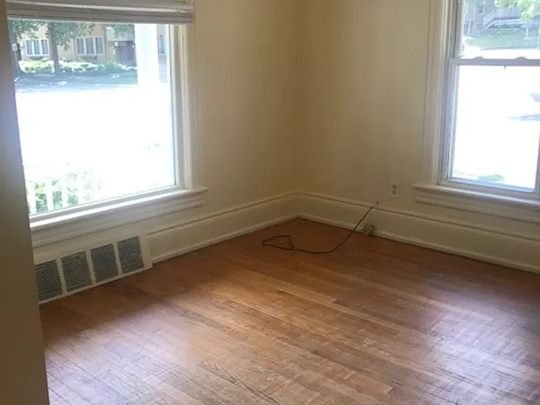 518 Washtenaw Ave — Photo 8