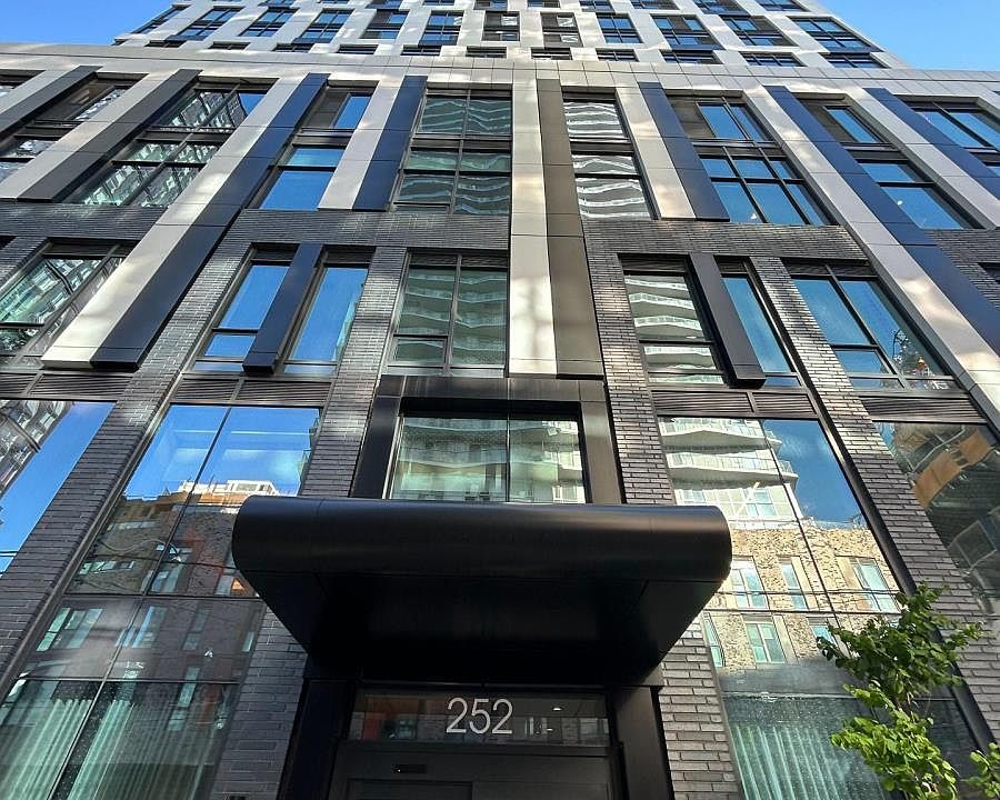 1st image of 252 Church St