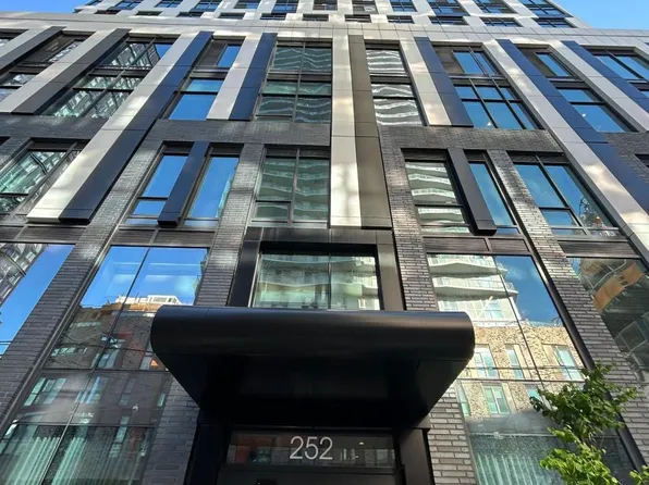 252 Church St, Toronto, ON M5B 1Z2