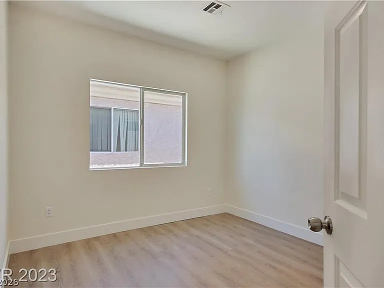 3816 Cape Royal St — Photo 32