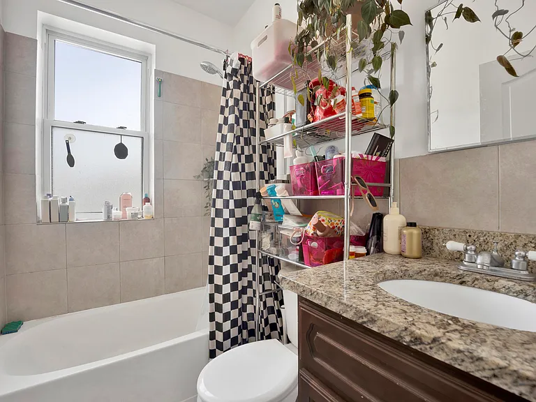 3809 W Altgeld St #2W — Photo 11